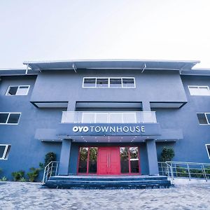 Townhouse 211 Laguna Ecr Near Juhu Beach